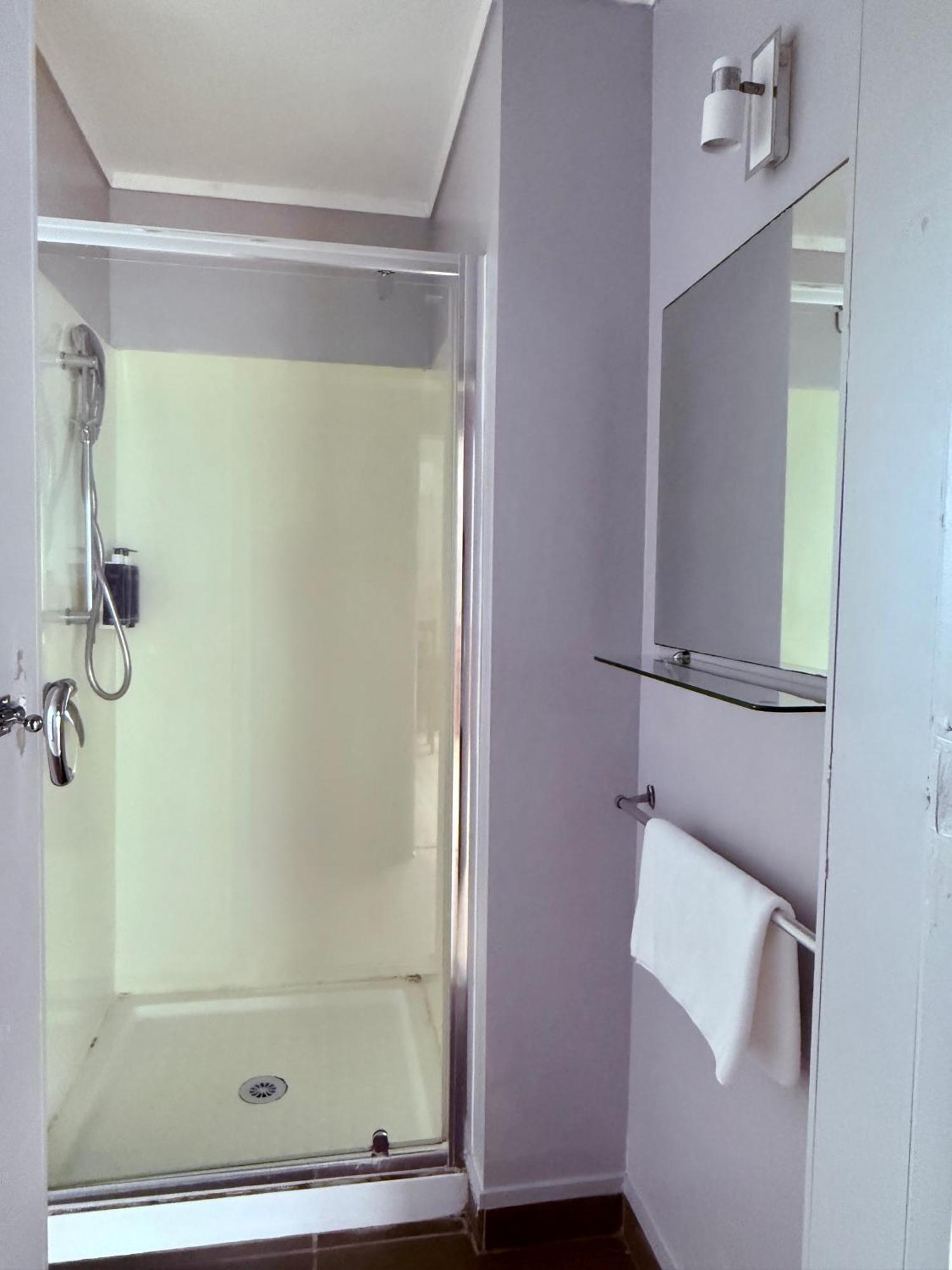 פאנגאריי Continental Motel מראה חיצוני תמונה