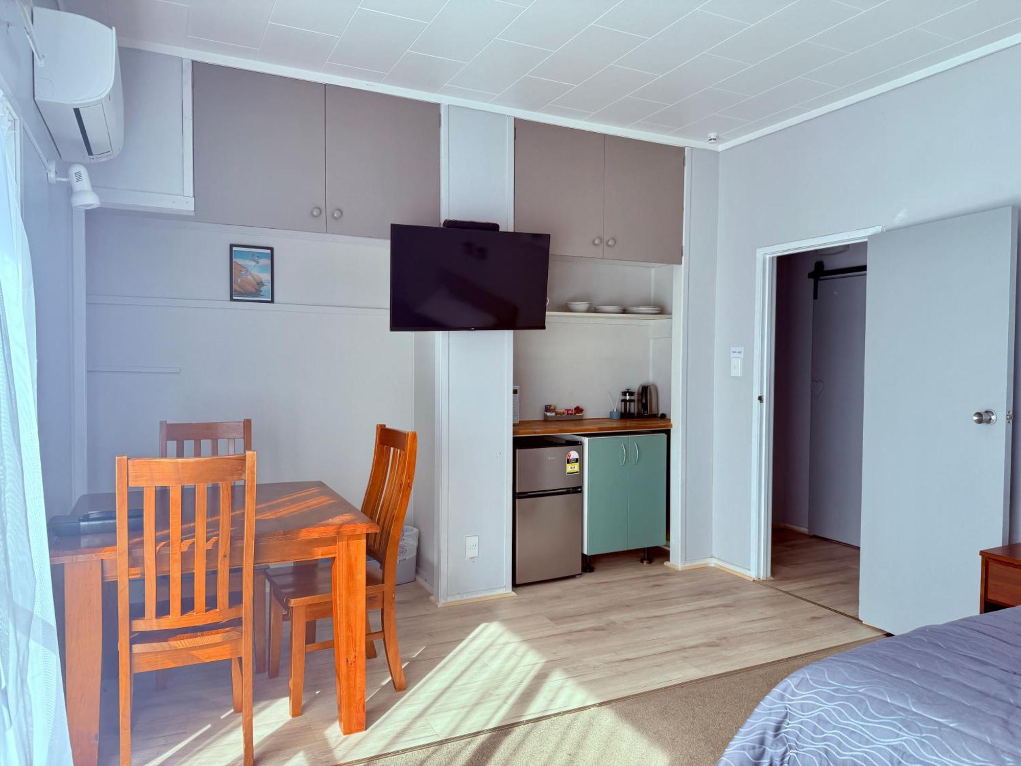פאנגאריי Continental Motel מראה חיצוני תמונה