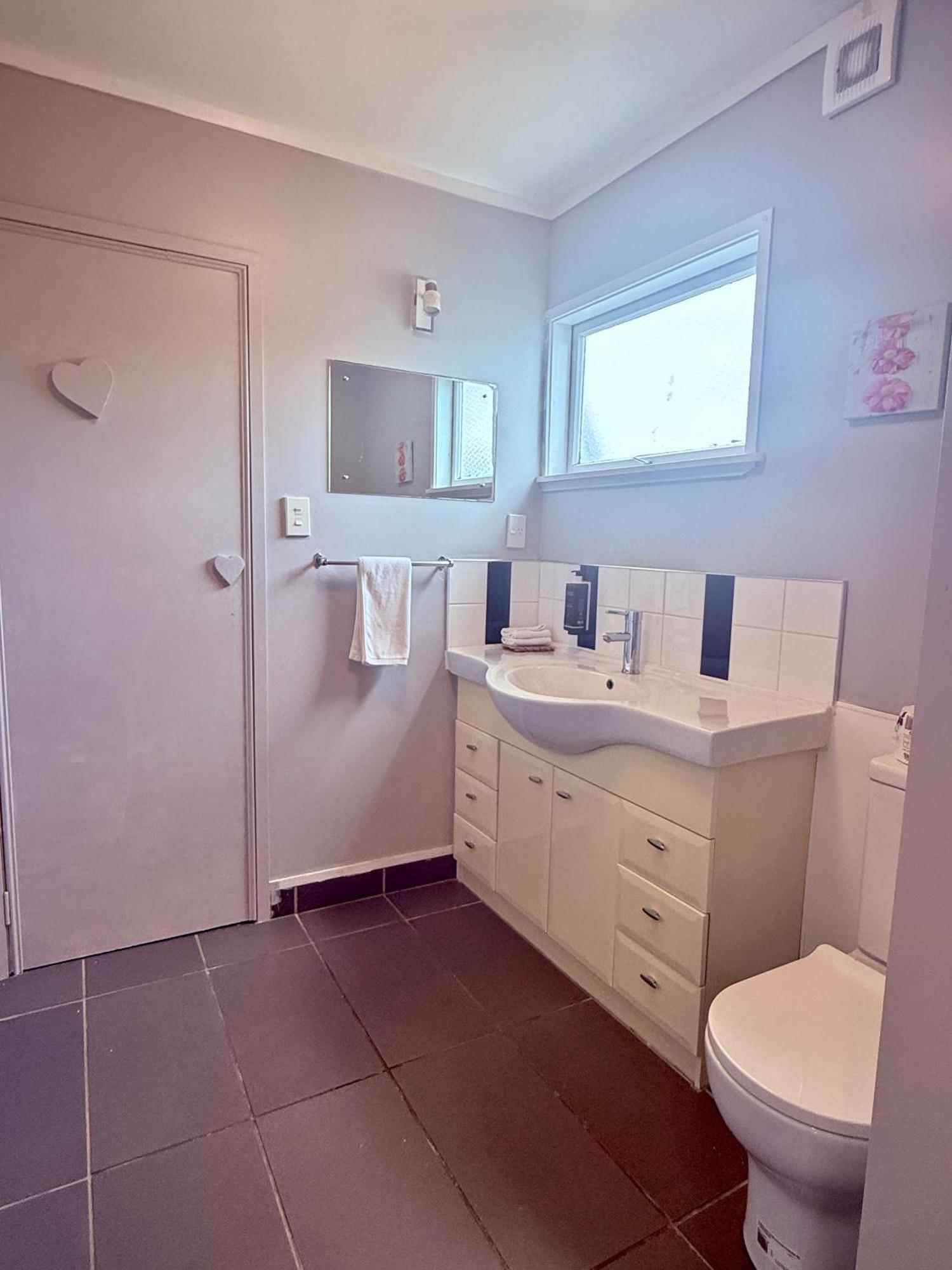 פאנגאריי Continental Motel מראה חיצוני תמונה