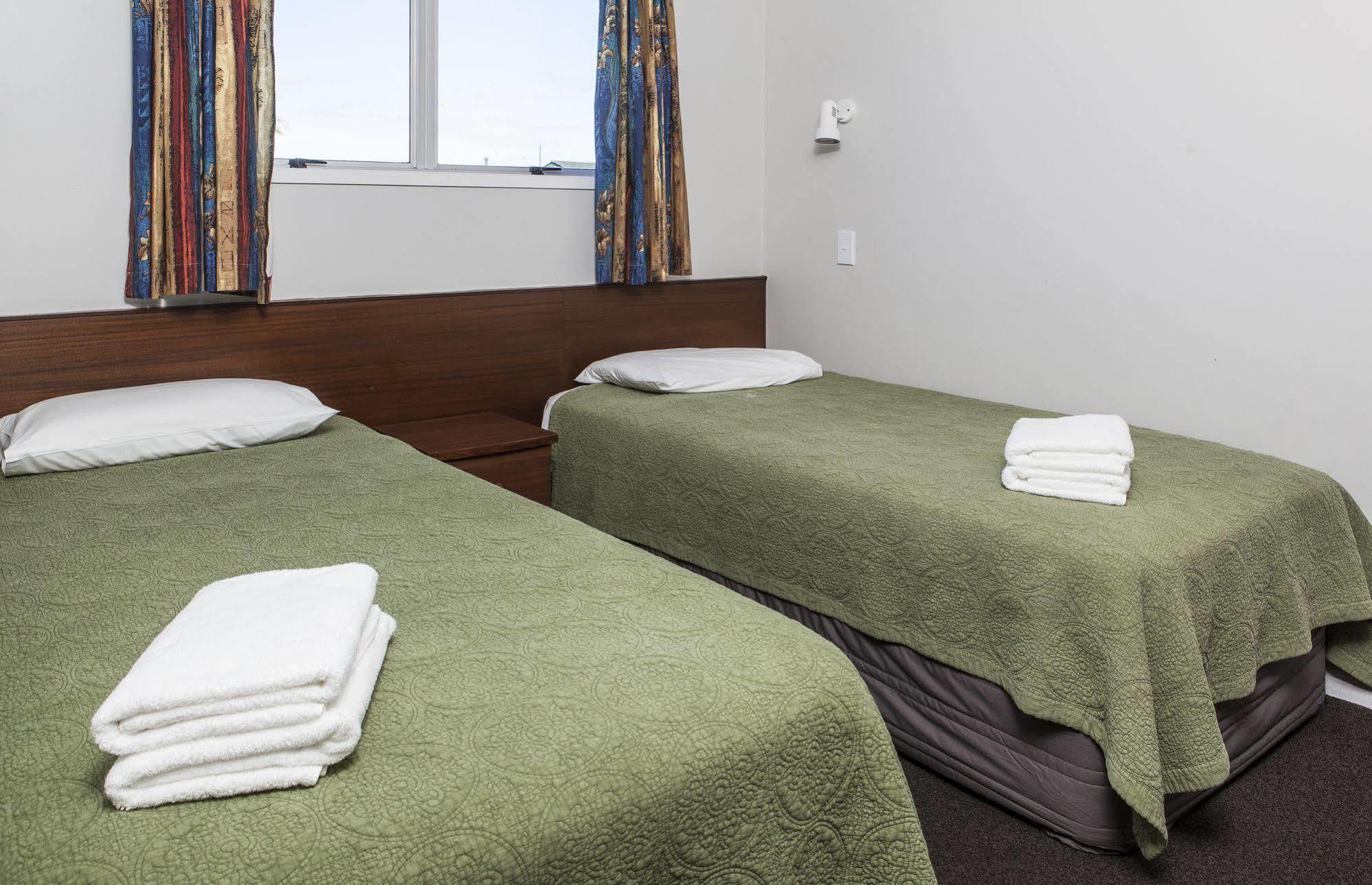 פאנגאריי Continental Motel מראה חיצוני תמונה